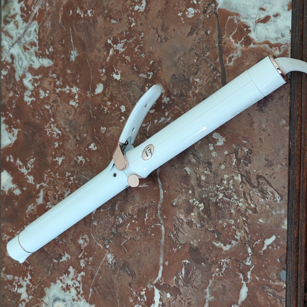 T3 curling iron